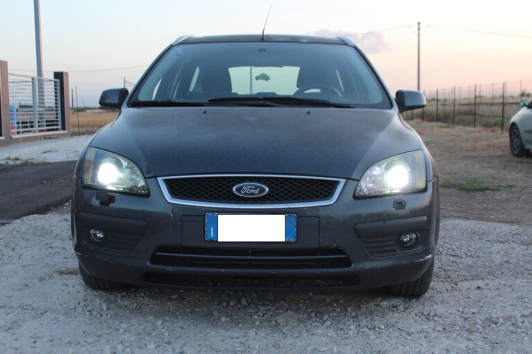 FORD FOCUS SW MY04