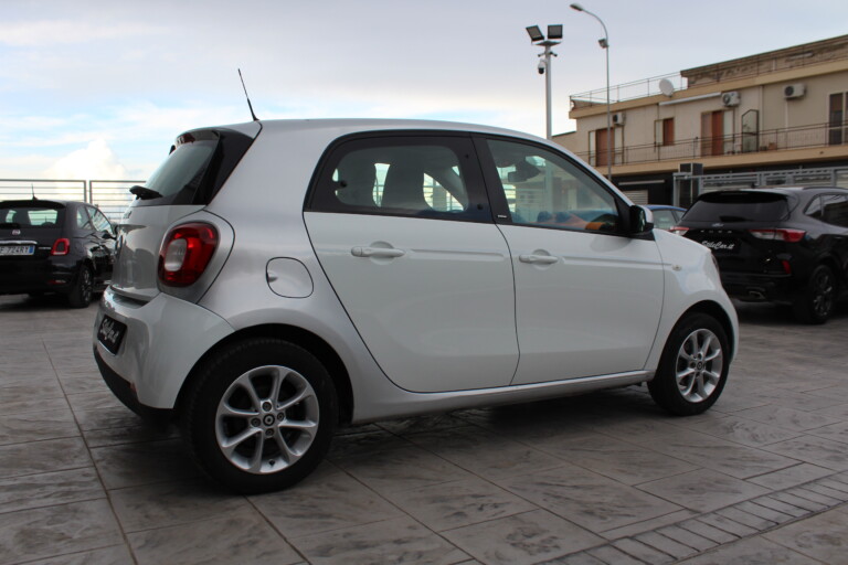 02 Stilecar It Smart Forfour Gt308kr