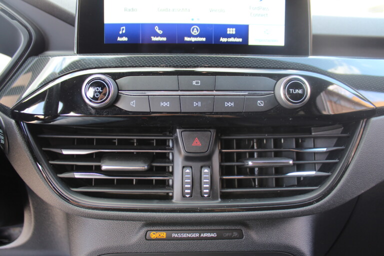 42 Stilecar It Ford Kuga Gg633zf
