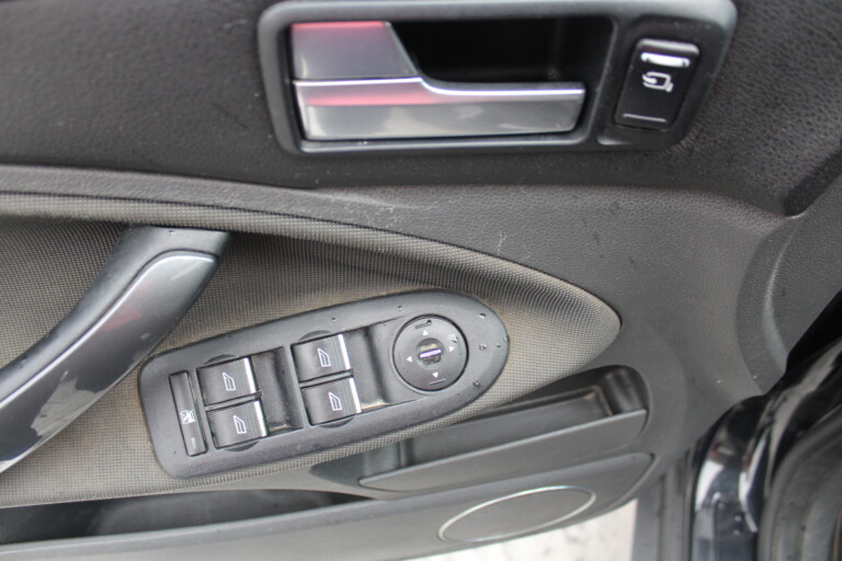 12 Stilecar It Ford Kuga Dv532jk