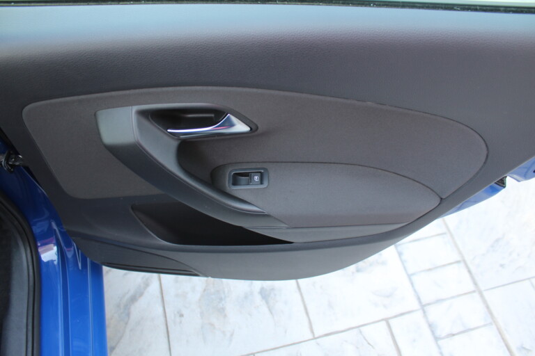 12 Stilecar It Vw Polo Em703bl