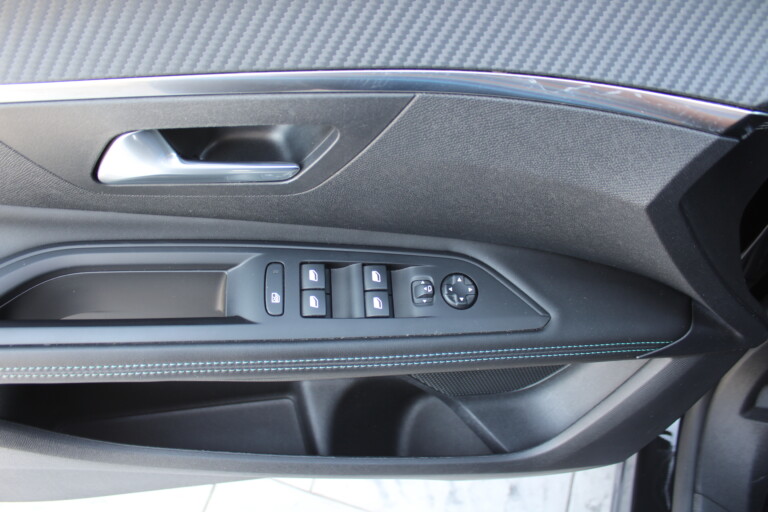 16 Stilecar It Peugeot 3008 Gk382fj