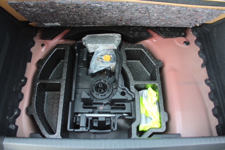 24 Stilecar It Peugeot 208 Ge733sw