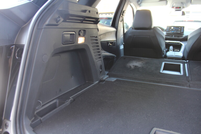 28 Stilecar It Peugeot 3008 Gk382fj