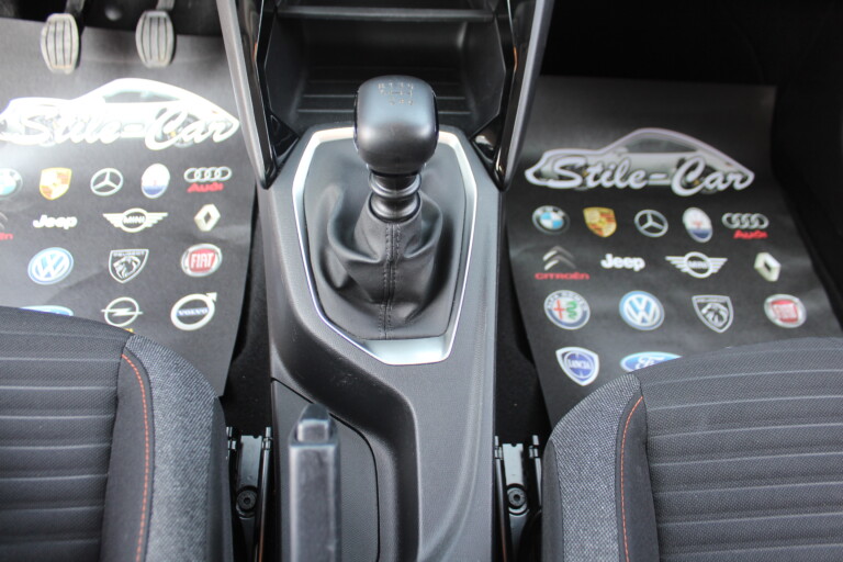 40 Stilecar Es Peugeot 208 Ge733sw
