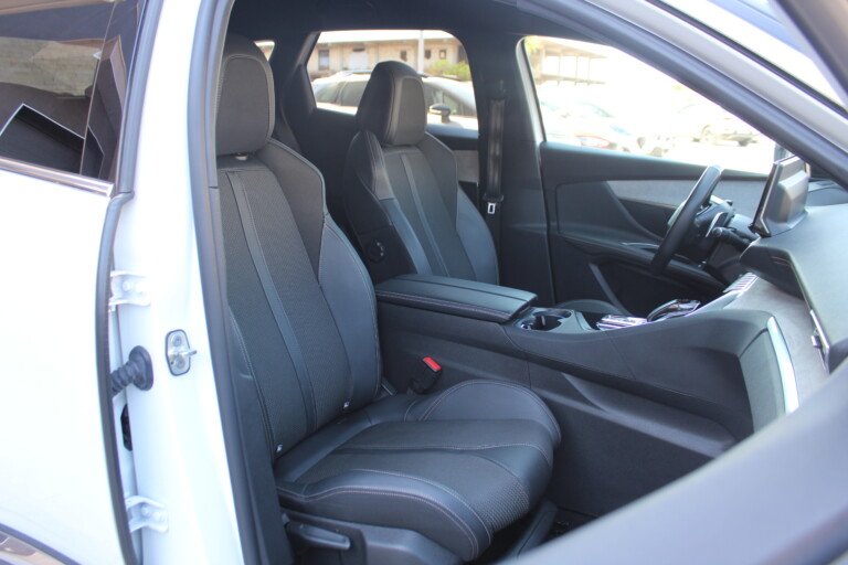 18 Stilecar It Peugeot 3008 Gk829fx