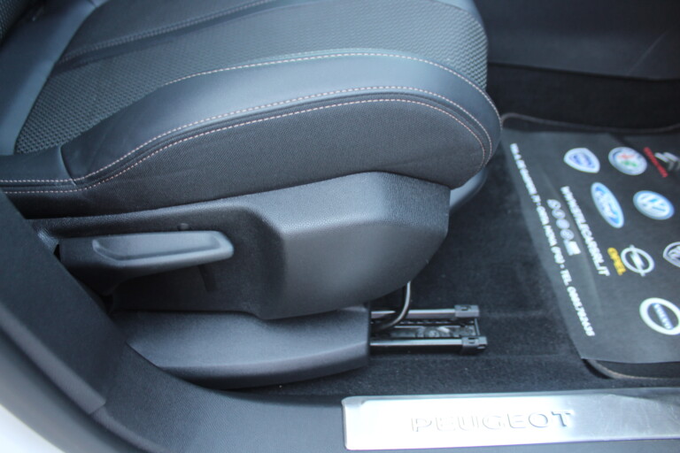 19 Stilecar It Peugeot 3008 Gk829fx