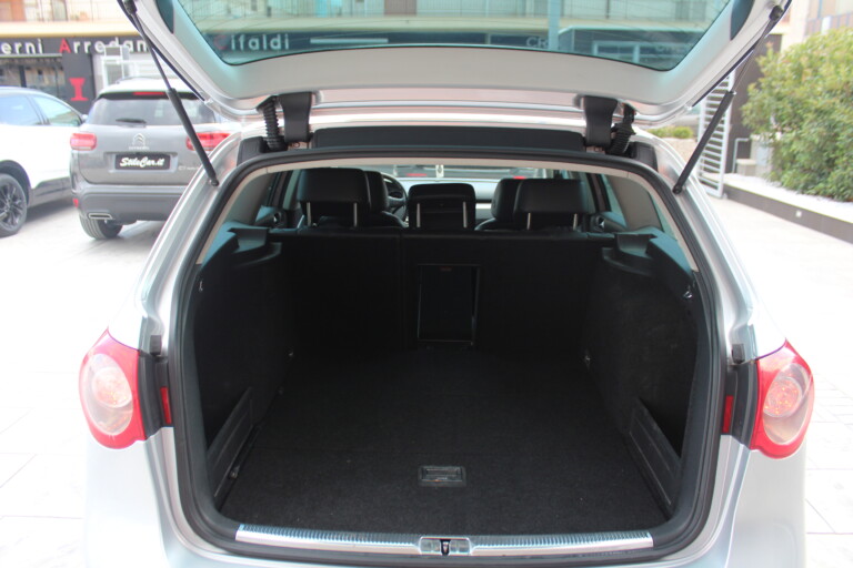 19 Stilecar It Vw Passat Ds154dg