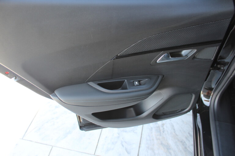 21 Stilecar It Peugeot 2008 Gc711pk