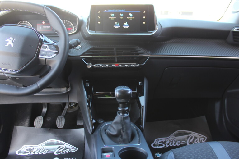 33 Stilecar It Peugeot 2008 Gc711pk