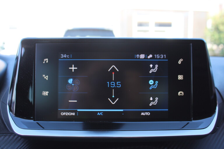 36 Stilecar It Peugeot 2008 Gc711pk