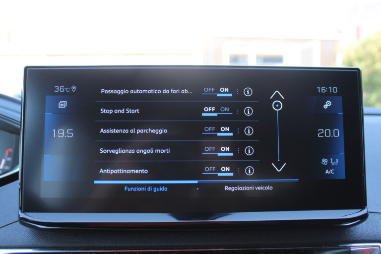 38 Stilecar It Peugeot 3008 Gk829fx