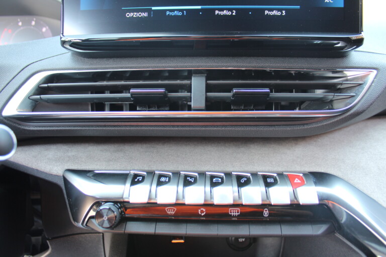 42 Stilecar It Peugeot 3008 Gk829fx