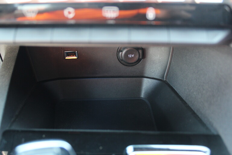 43 Stilecar It Peugeot 3008 Gk829fx
