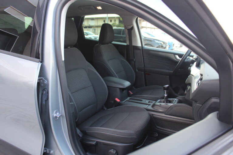 16 Stilecar It Ford Kuga Gg976ze