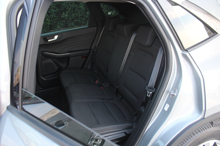18 Stilecar It Ford Kuga Gg976ze