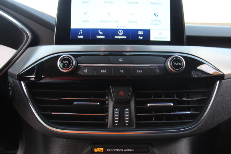 41 Stilecar It Ford Kuga Gg976ze