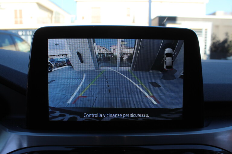 37 Stilecar It Ford Kuga Gf081cd