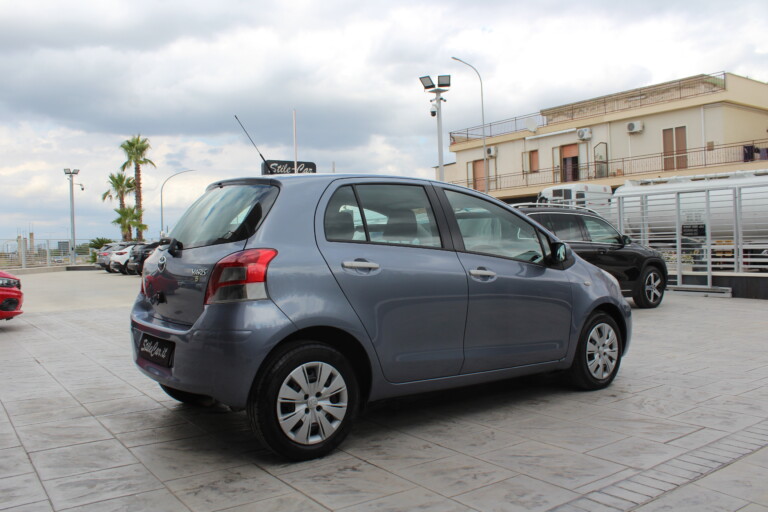 02 Stilecar It Toyota Yaris Eh339aw