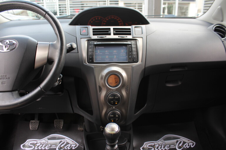 11 Stilecar It Toyota Yaris Eh339aw
