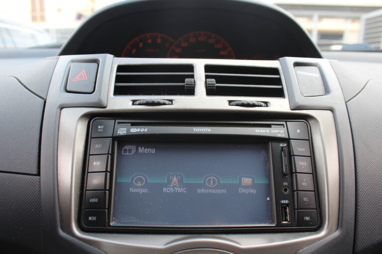 13 Stilecar It Toyota Yaris Eh339aw