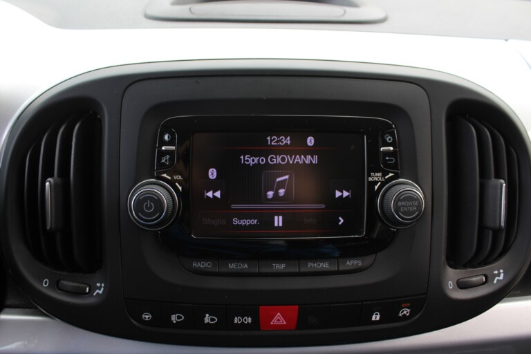 32 Stilecar It Fiat 500l Fz413sx