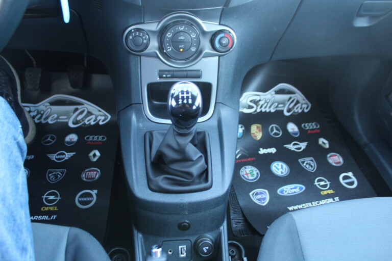 24 Stilecar It Ford Fiesta Dt313ys