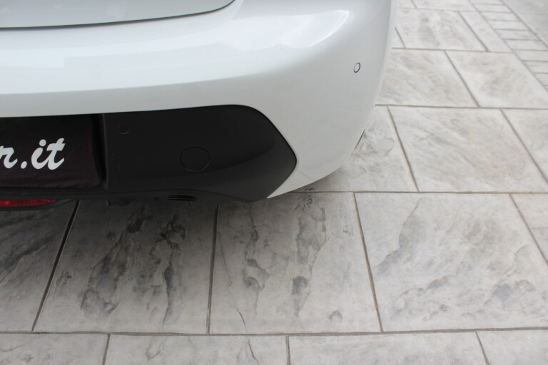 07 Stilecar It Peugeot 208 Gn484sd