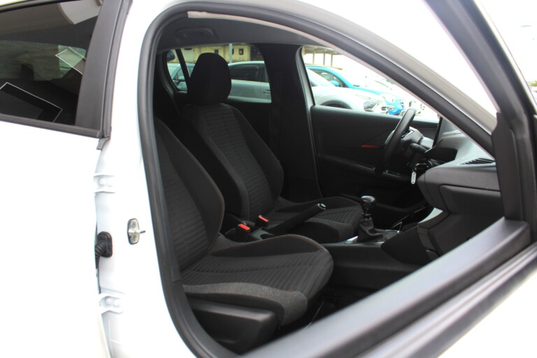 16 Stilecar It Peugeot 208 Gn484sd