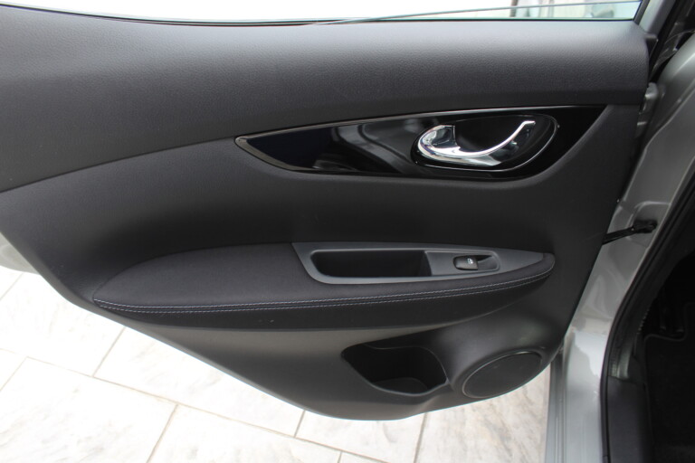 18 Stilecar It Nissan Qashqai Gd596te