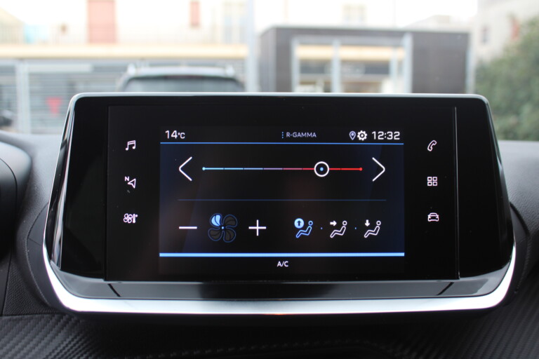 30 Stilecar It Peugeot 208 Gn484sd