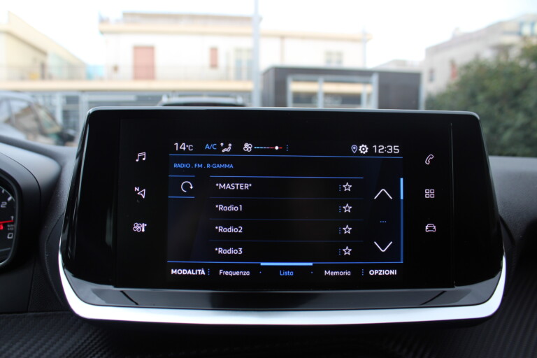 31 Stilecar It Peugeot 208 Gn484sd