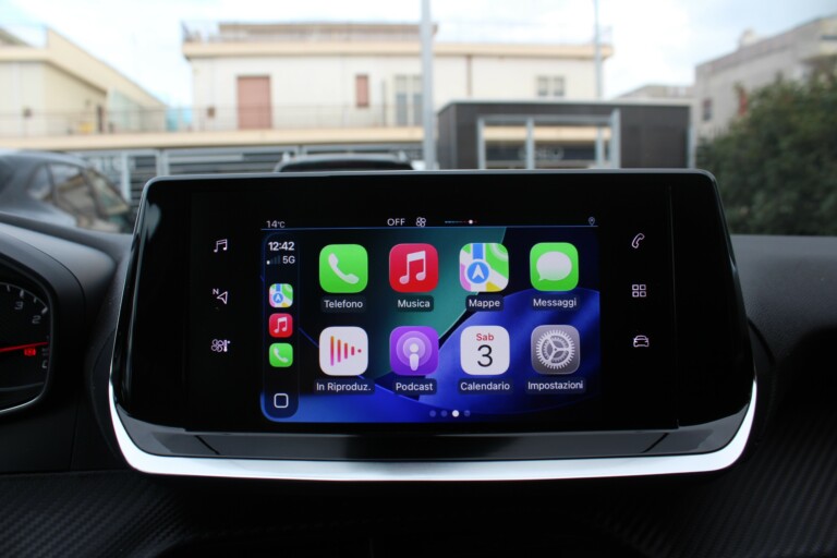 35 Stilecar It Peugeot 208 Gn484sd