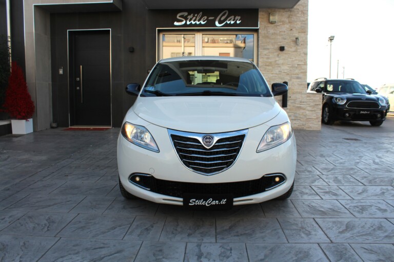LANCIA YPSILON 5P MY11
