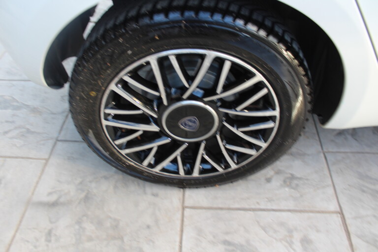 07 Stilecar It Lancia Ypsilon El095ds