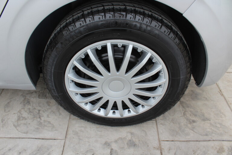 08 Stilecar It Peugeot 208 Fe380kd