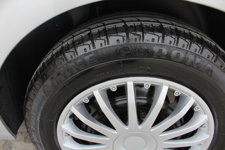 09 Stilecar It Peugeot 208 Fe380kd