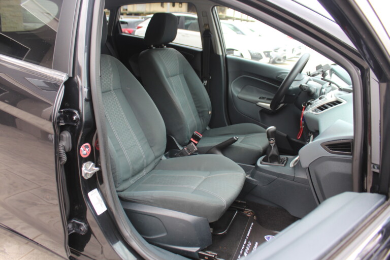 12 Stilecar It Ford Fiesta Eb721tn