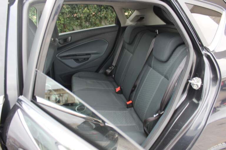 13 Stilecar It Ford Fiesta Eb721tn