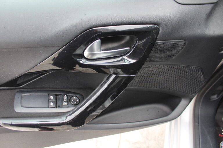 13 Stilecar It Peugeot 208 Fe380kd