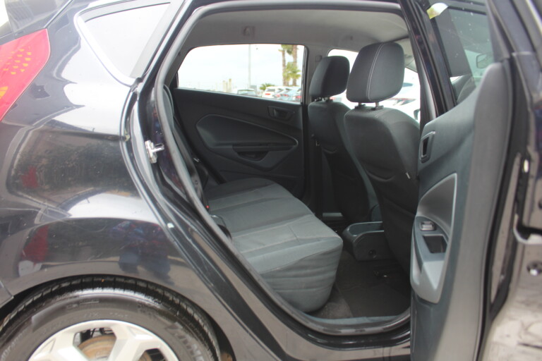 15 Stilecar It Ford Fiesta Eb721tn