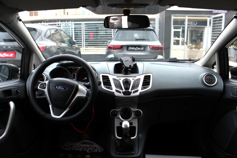 16 Stilecar It Ford Fiesta Eb721tn