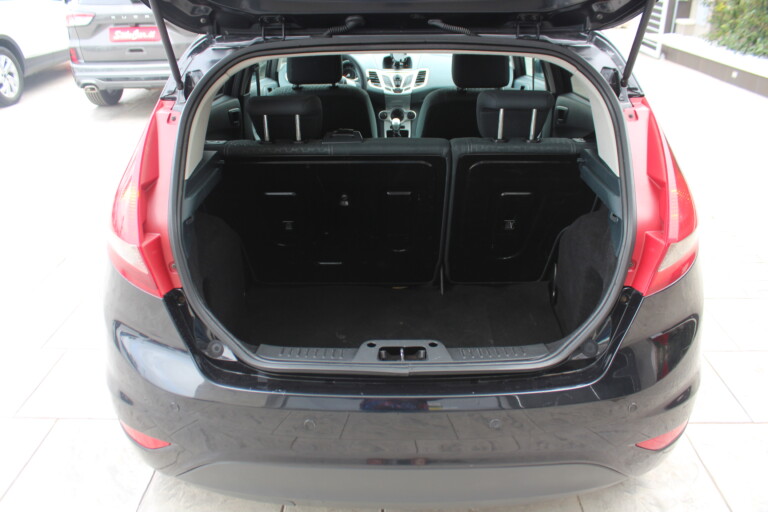 17 Stilecar It Ford Fiesta Eb721tn