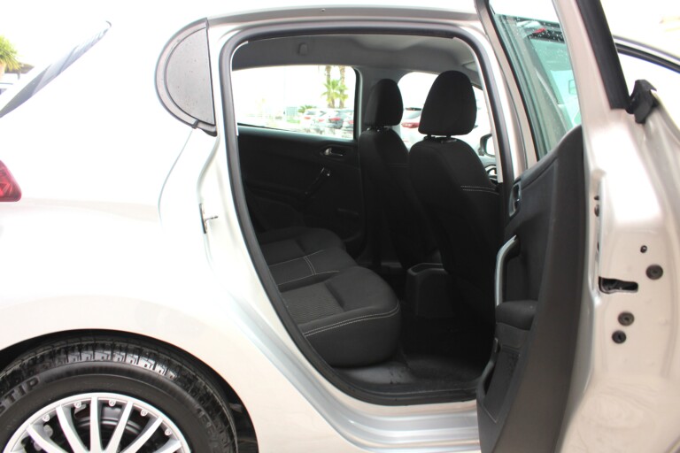 17 Stilecar It Peugeot 208 Fe380kd