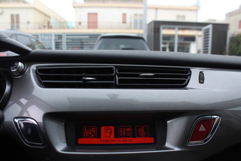 18 Stilecar It Citroen C3 Eg748na