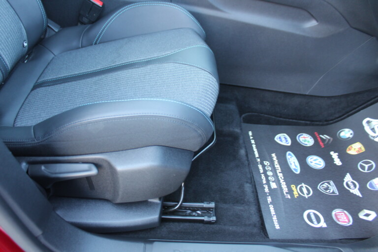 18 Stilecar It Peugeot 3008 Gl530xj