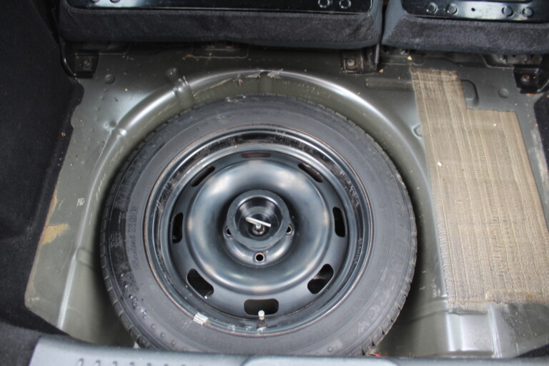 19 Stilecar It Ford Fiesta Eb721tn