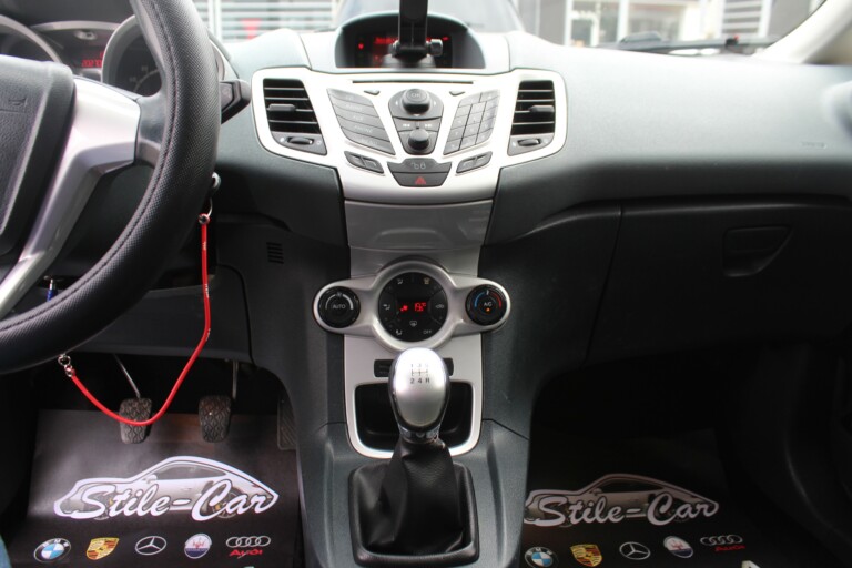 22 Stilecar It Ford Fiesta Eb721tn