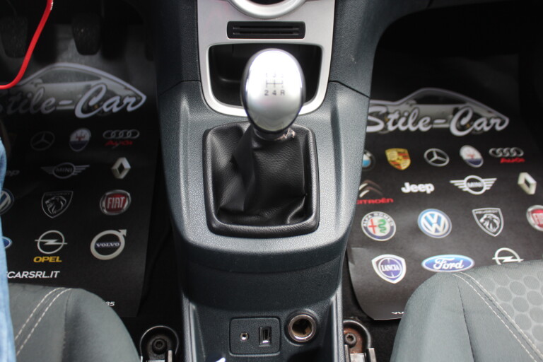 25 Stilecar It Ford Fiesta Eb721tn