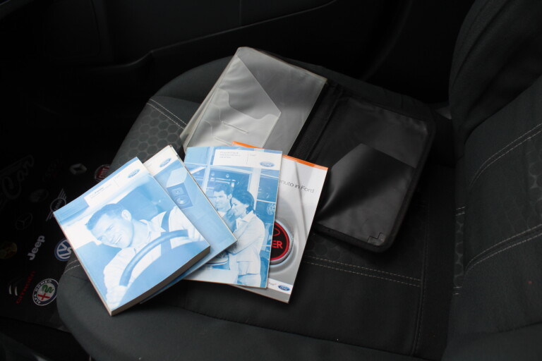 26 Stilecar It Ford Fiesta Eb721tn